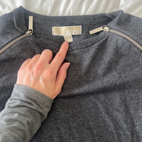 Michael Kors sweater - Picture 2 of 2